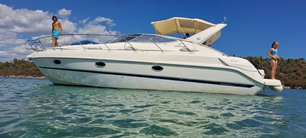 cranchi zaffiro motorboat varkaris halkidiki